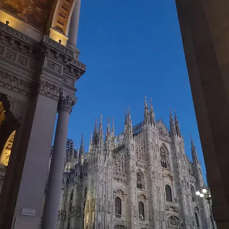 Before Making A Request Read My Profil Host At Bottom Of Page #luxury In Milan# Milánó