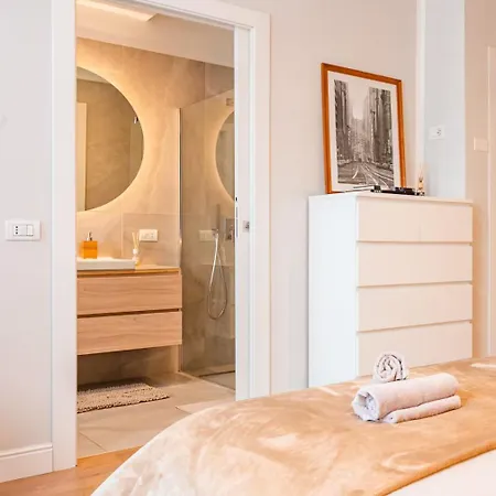Before Making A Request Read My Profil Host At Bottom Of Page #luxury In Milan# * Milánó