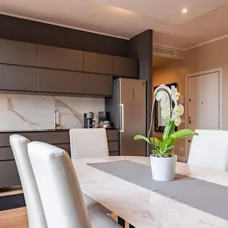 Before Making A Request Read My Profil Host At Bottom Of Page #luxury In Milan# Apartman